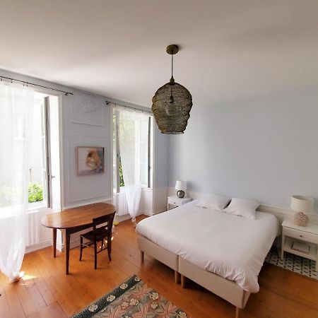 La Maison De Ville 76M2 Avec Terrasse De 22M2 La Rochelle  Esterno foto